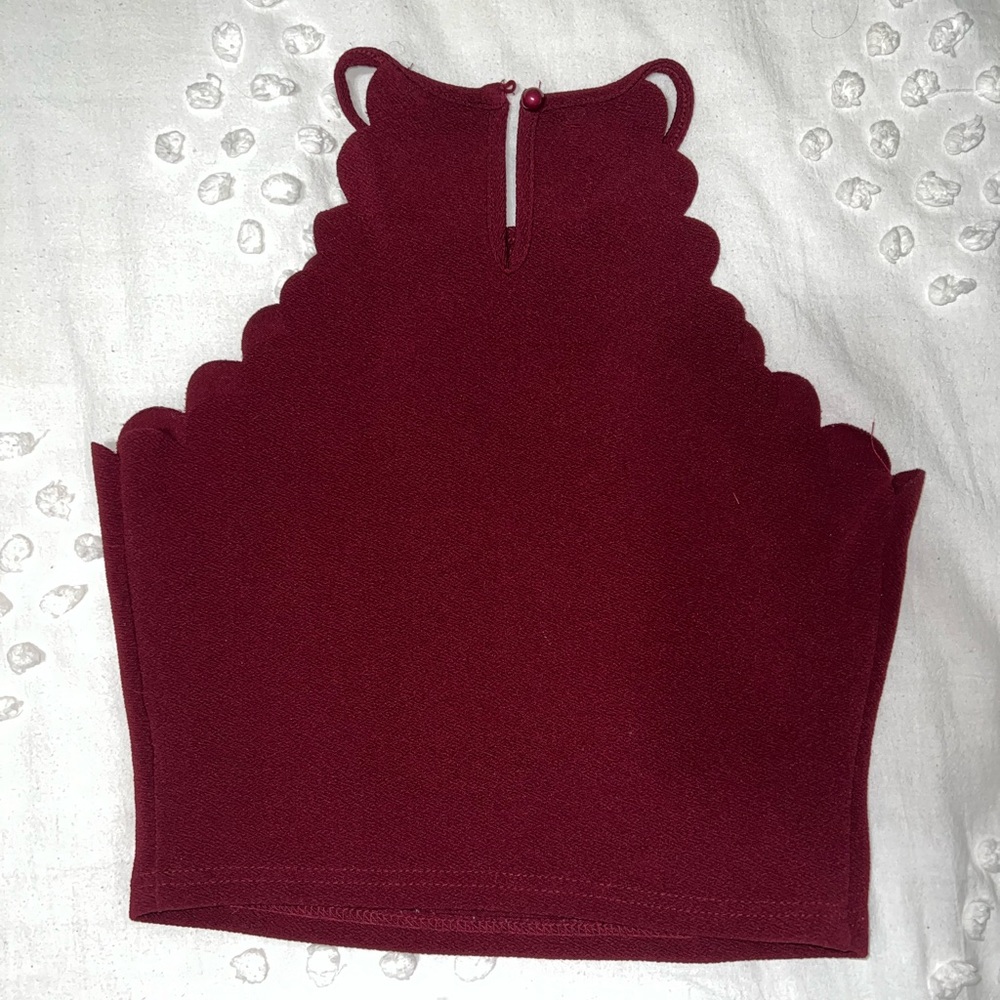 Maroon scalloped cropped tank top